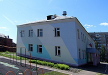 Входная группа Детский сад № 119 (бывш. 124).  Пастухова ,  92